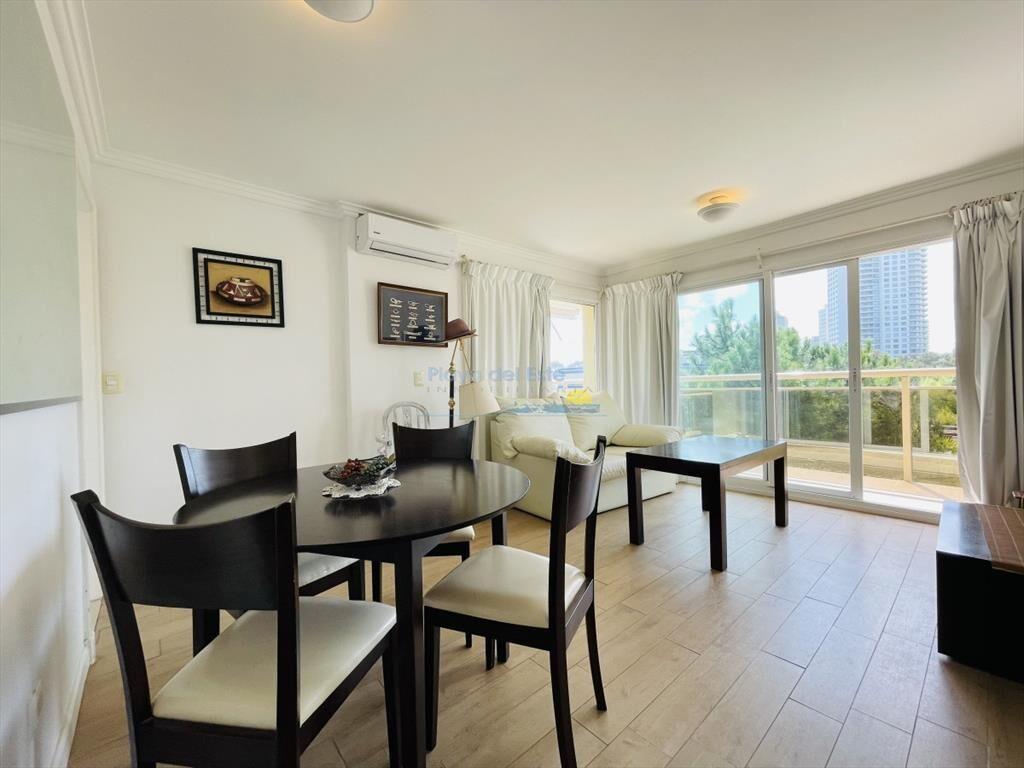 Apartamento de 2 Dormitorios en Aidy Grill a de -