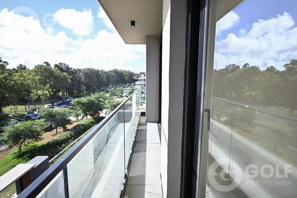 Alquiler de apartamento con 3 dormitorios y 2 cocheras simp