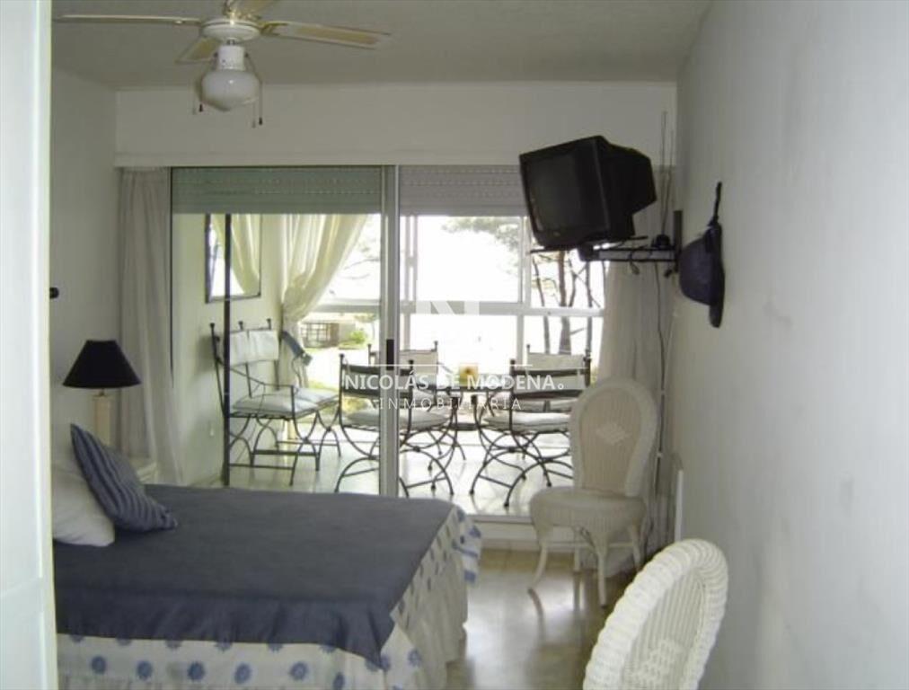 Se vende apartamento a metros del mar de 2 en del