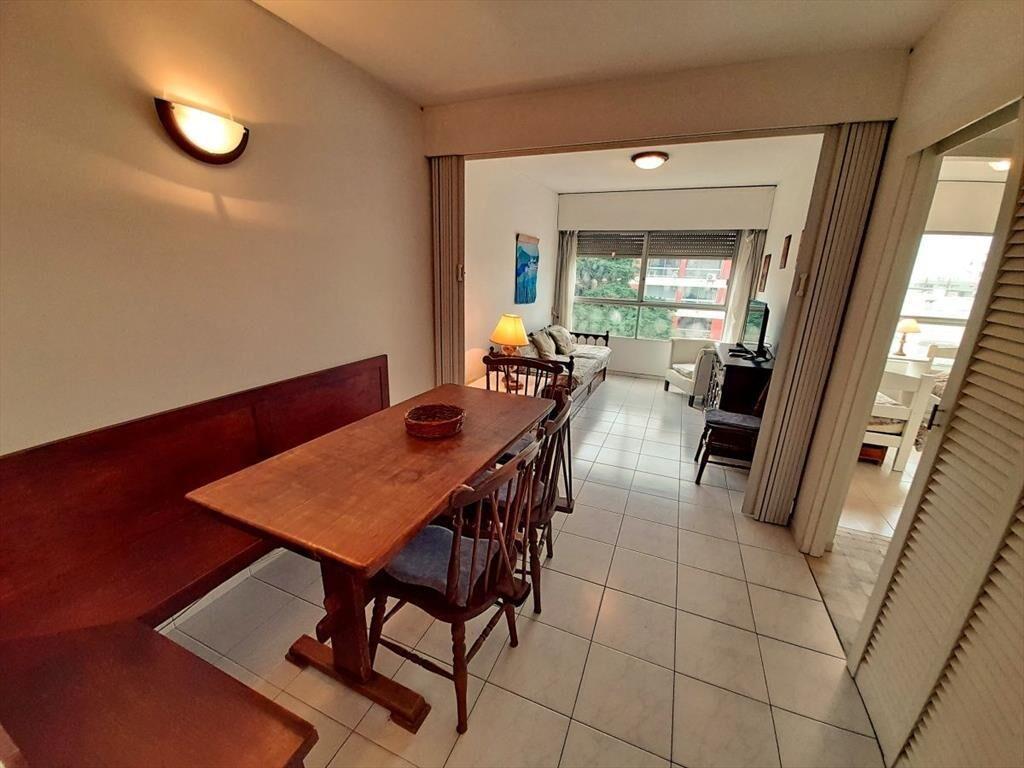 Vendo apartamento de 2 dormitorios y garage. Península, Pu