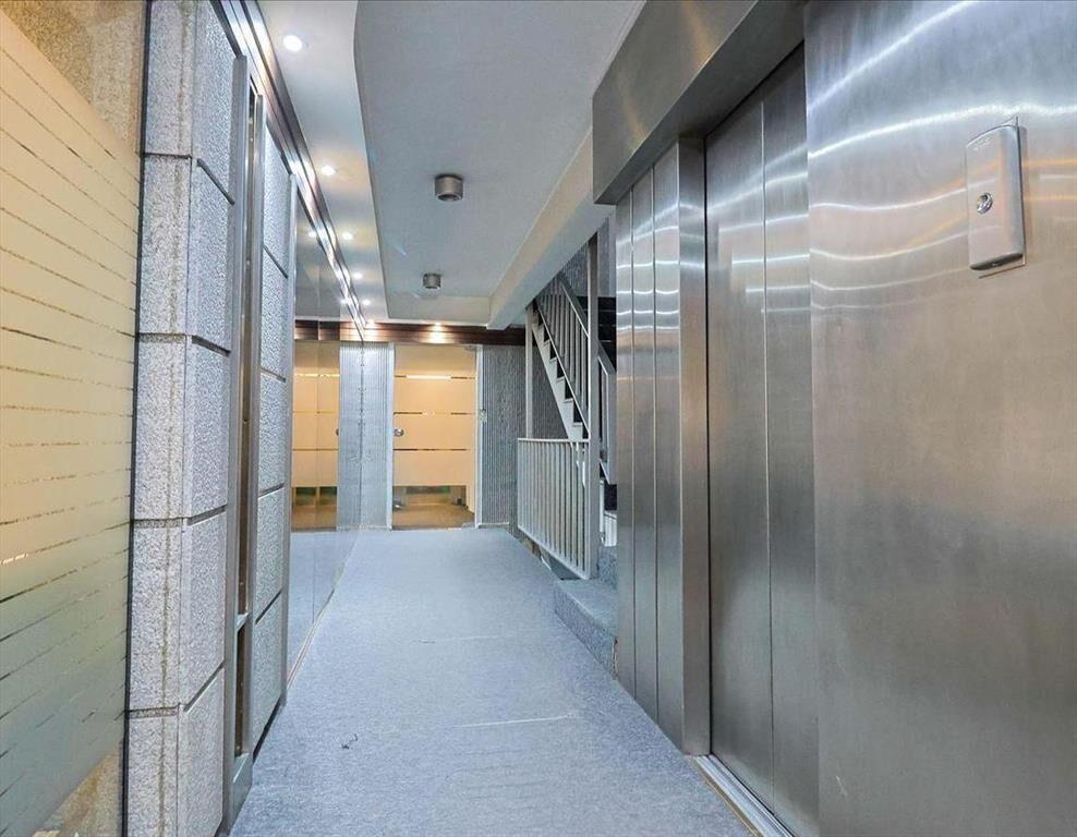 Venta de Edificio en Cerrito y Zabala 7 pisos mas subsuelo