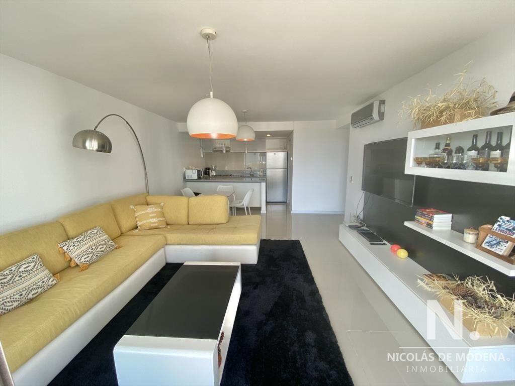 Apartamento en venta de 2 dormitorios en Punta Del Este