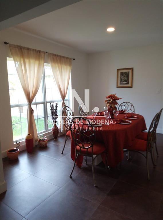 Venta de Casa, en Cumbres de Carrasco