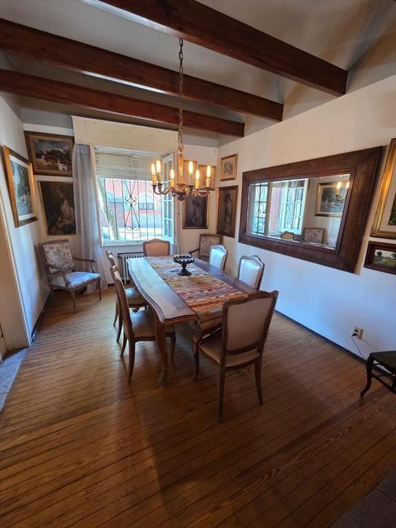 Proximo Berro y Bv España, 235 m2 + patio de 60 m2, padrón