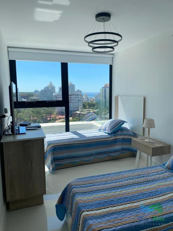 Alquilo anual apartamento de 3 dormitorios en torre con ser