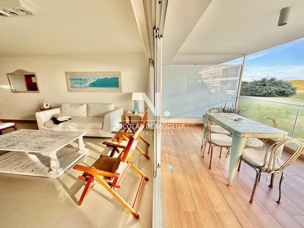 Alquila apartamento de 2 dormitorios con vista al
