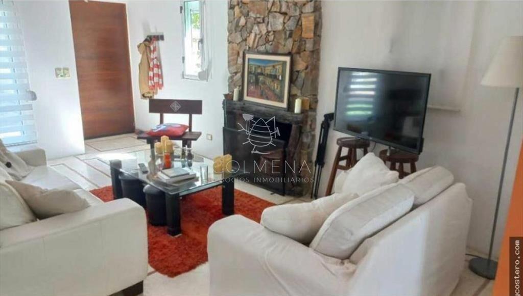 CASA PIEDRA EN VENTA A METROS DEL MAR