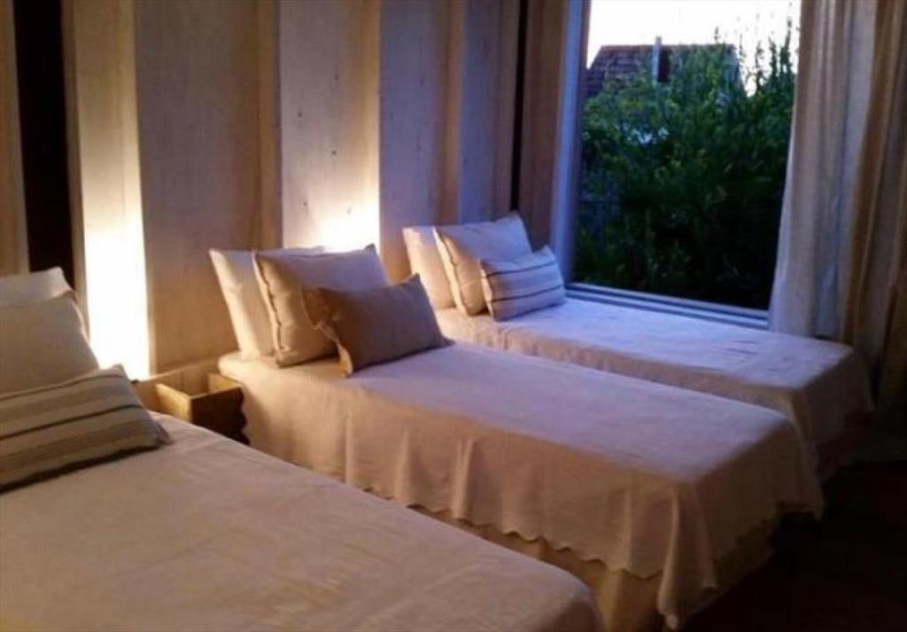 CASA EN VENTA DE 4 DORMITORIOS EN LA BARRA
