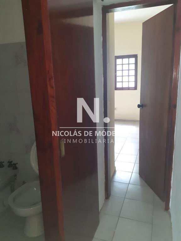 Casa en Maldonado: 4 Dormitorios, 3 Baños.