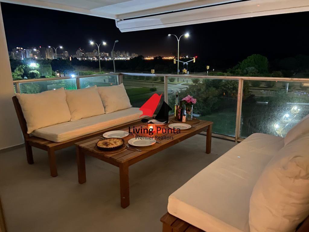 ESPECTACULAR APARTAMENTO SOBRE PLAYA MANSA