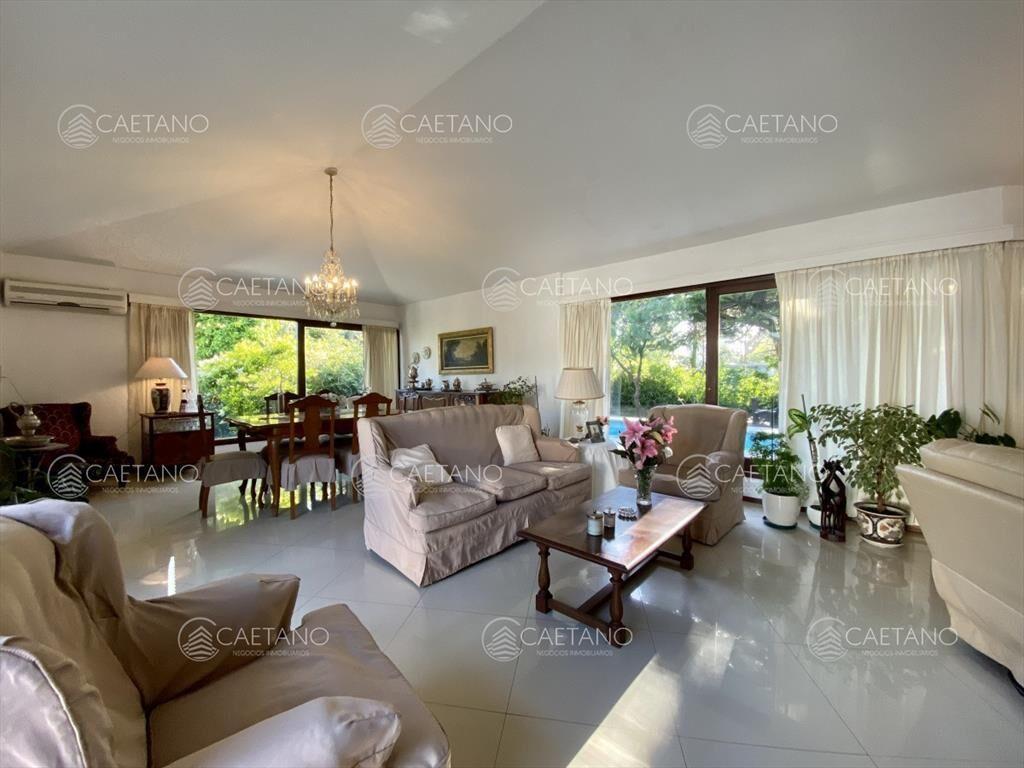Hermosa casa, ubicada en un lugar inmejorable!