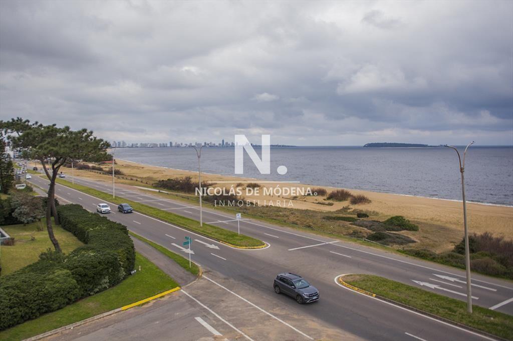 Vende apartamento equipado de 3 dormitorios al ,