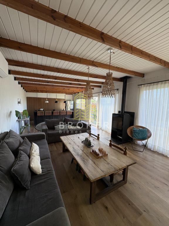 Venta y Alquiler de muy linda casa de 2 y 2 en