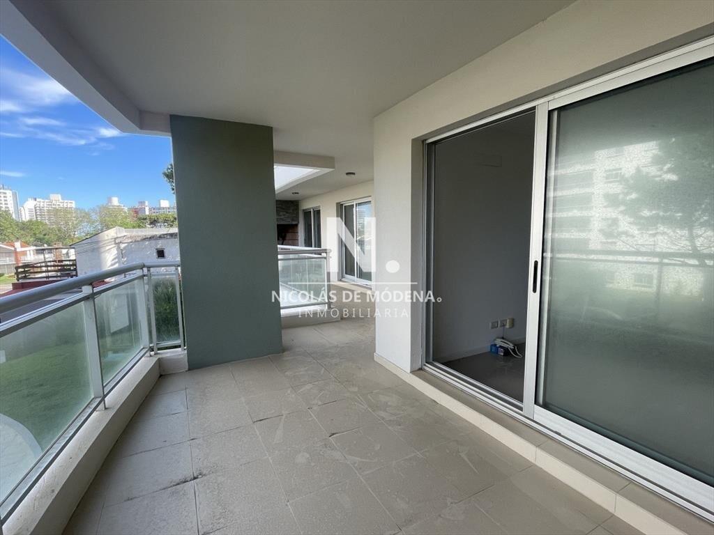 Oportunidad de compra. Apartamento en Aidy grill, de 2 dorm