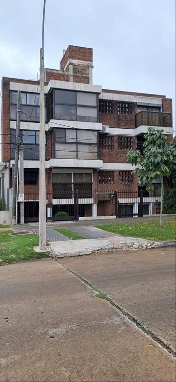 LA BLANQUEADA - LO QUE NO HAY IMPECABLE 2DORM 2BAÑOS COCHER
