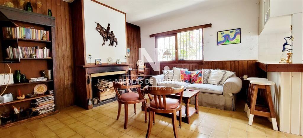 Hermosa casa de 2 niveles, con amplios espacios.