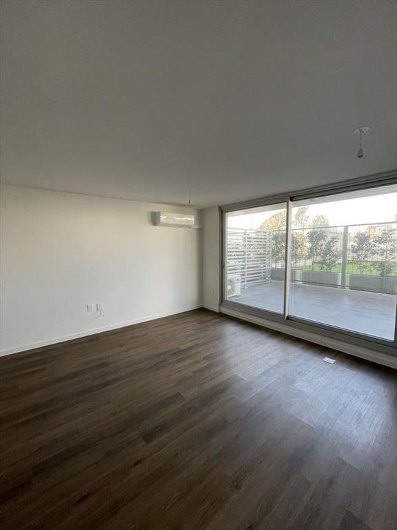 Venta con renta apartamento 2 dormitorios con garaje y pa...