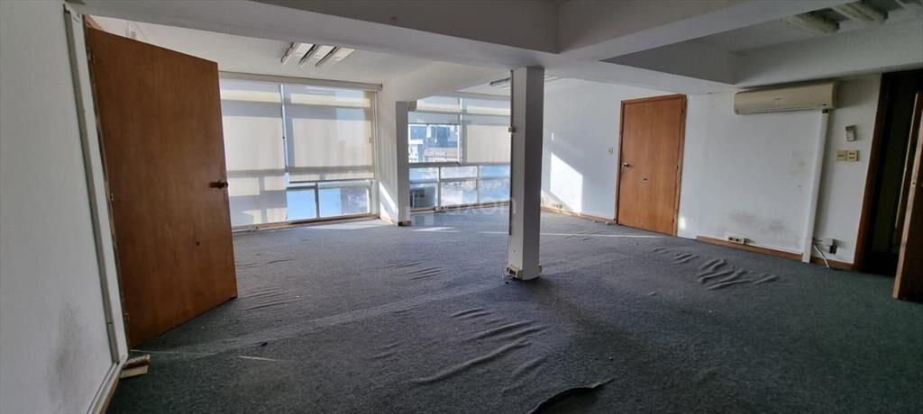 ALQUILER Y VENTA DE GRAN OFICINA CENTRO DE MONTEVIDEO
