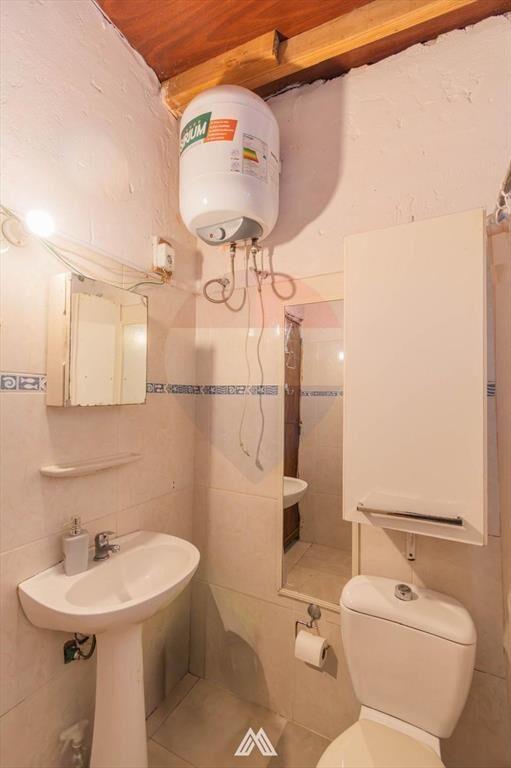 VENTA TERRENO 881M2 CASA Y MONOAMBIENTE A RECICLAR