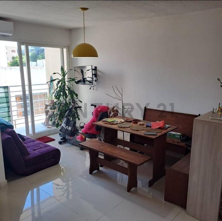 Prox Rambla, 1 D, balcon , GARAGE , CENTRO renta $27.000