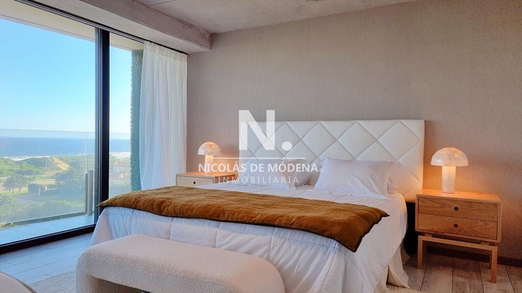 Apartamento piso bajo Surfside, 3 suites + den