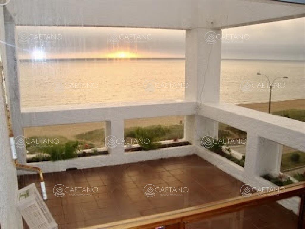 Venta apartamento 2 dormitorios Playa Mansa - del