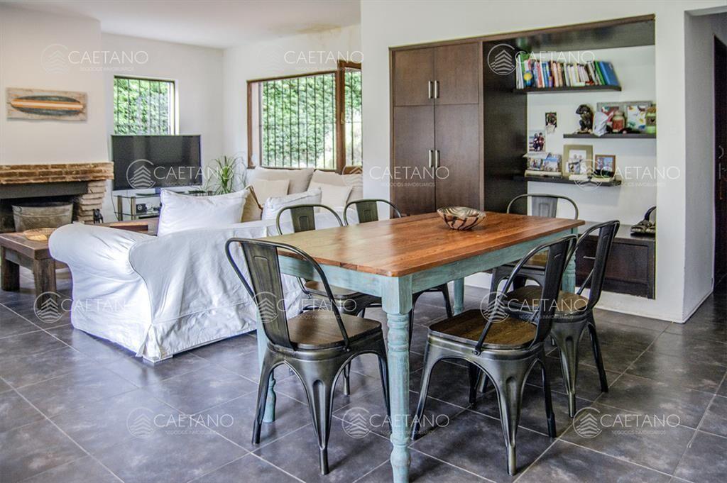 Excelente chalet de 5 dormitorios en venta a pasos de Playa