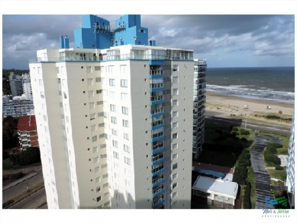 Apartamento en Brava, 2 dormitorios *