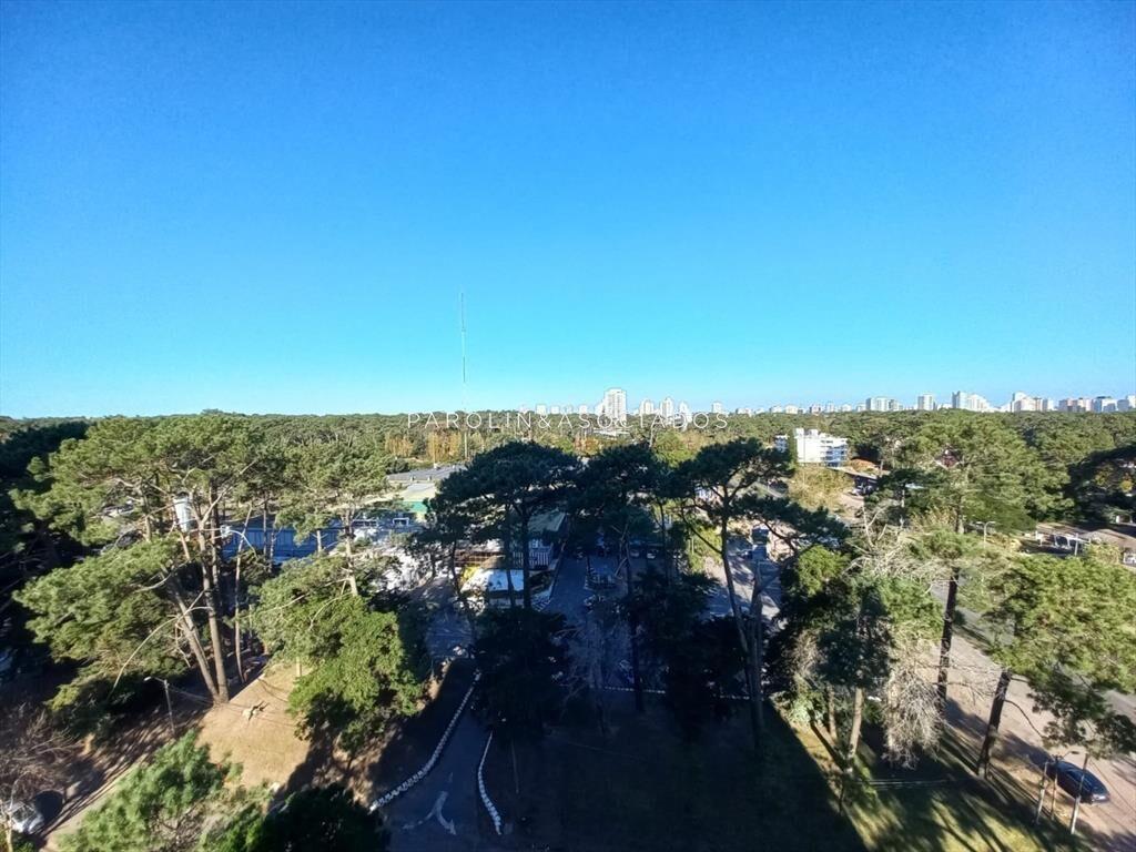 Apartamento en Venta de 3 dormitorios en Av. Roosevelt , Pu