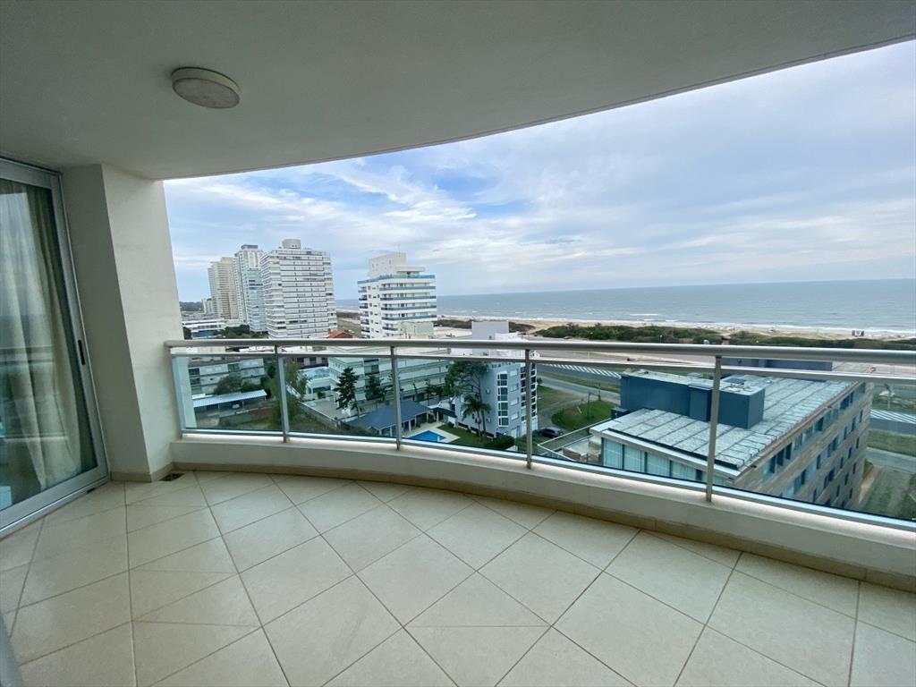 VENTA APARTAMENTO 3 DORMITORIOS + DEPENDENCIA - SOL Y LUNA