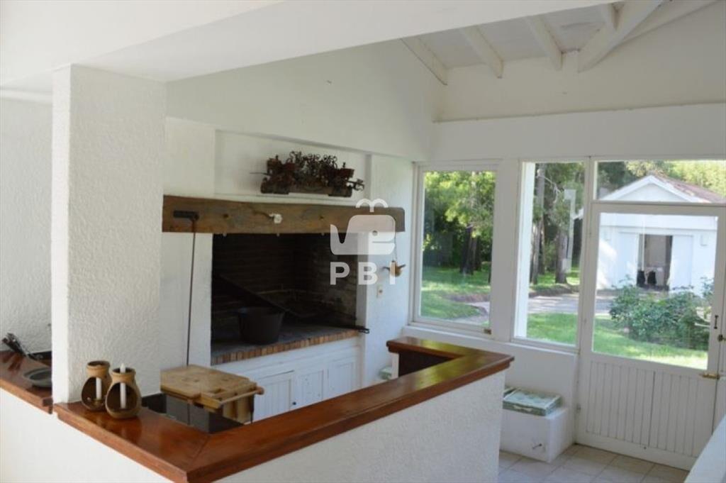 Alquiler temporario de Casa 4 DORMITORIOS en Punta Ballena,