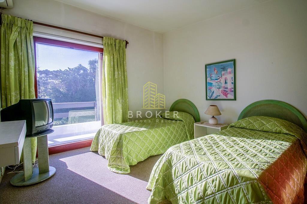 Venta de Casa 4 dormitorio con Piscina Playa .