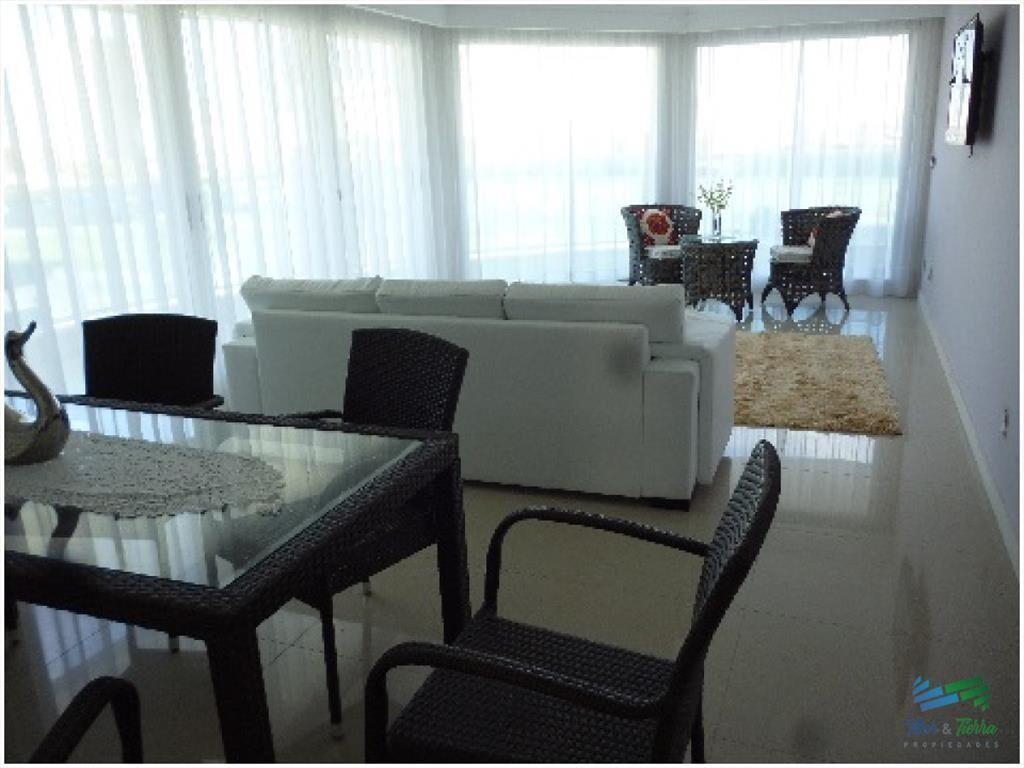 Apartamento de 3 dormitorios, cerca de Enjoy, del
