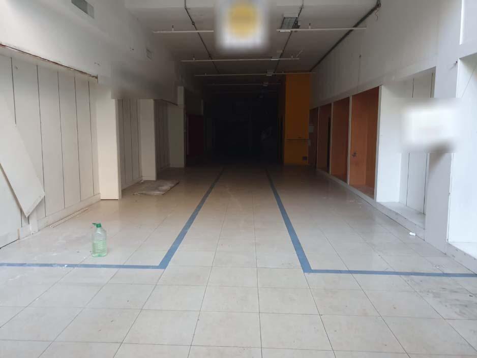 18 de julio esq Paraguay, 7mts de frente , 1955 m2 construi