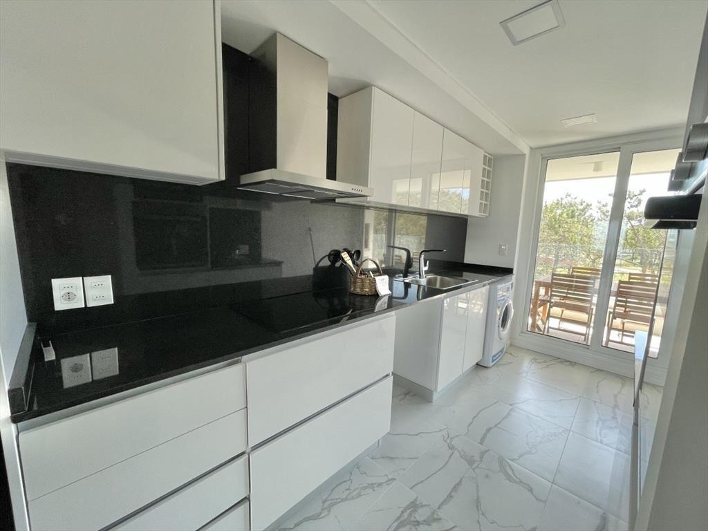 VENTA DE APARTAMENTO DE 3 SUITES FRENTE AL MAR EN