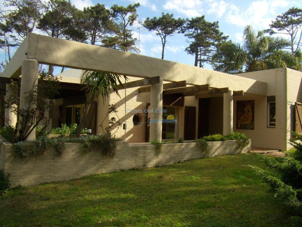 Casa en Alquiler de 3 Dormitorios en RincÃ³n del