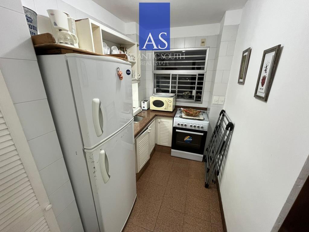 Vende apartamento de 2 dormitorios con terraza y