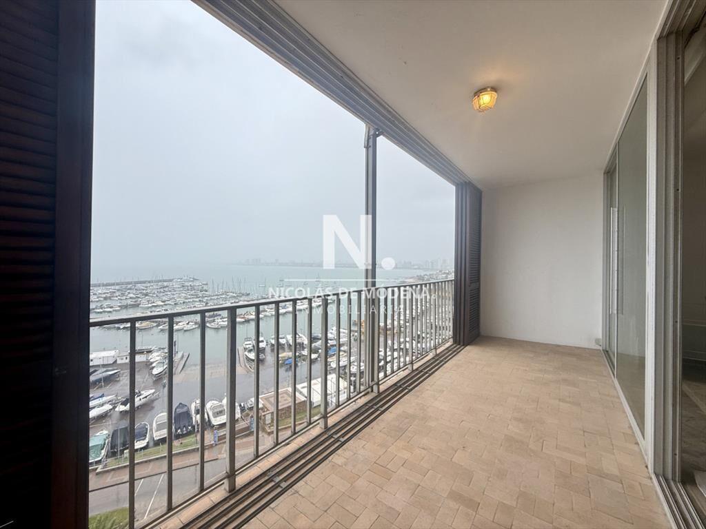 Apartamento en Venta - Edificio Puerto, Punta del