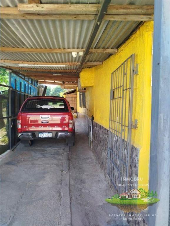 Se vende casa en zona Santa Catalina