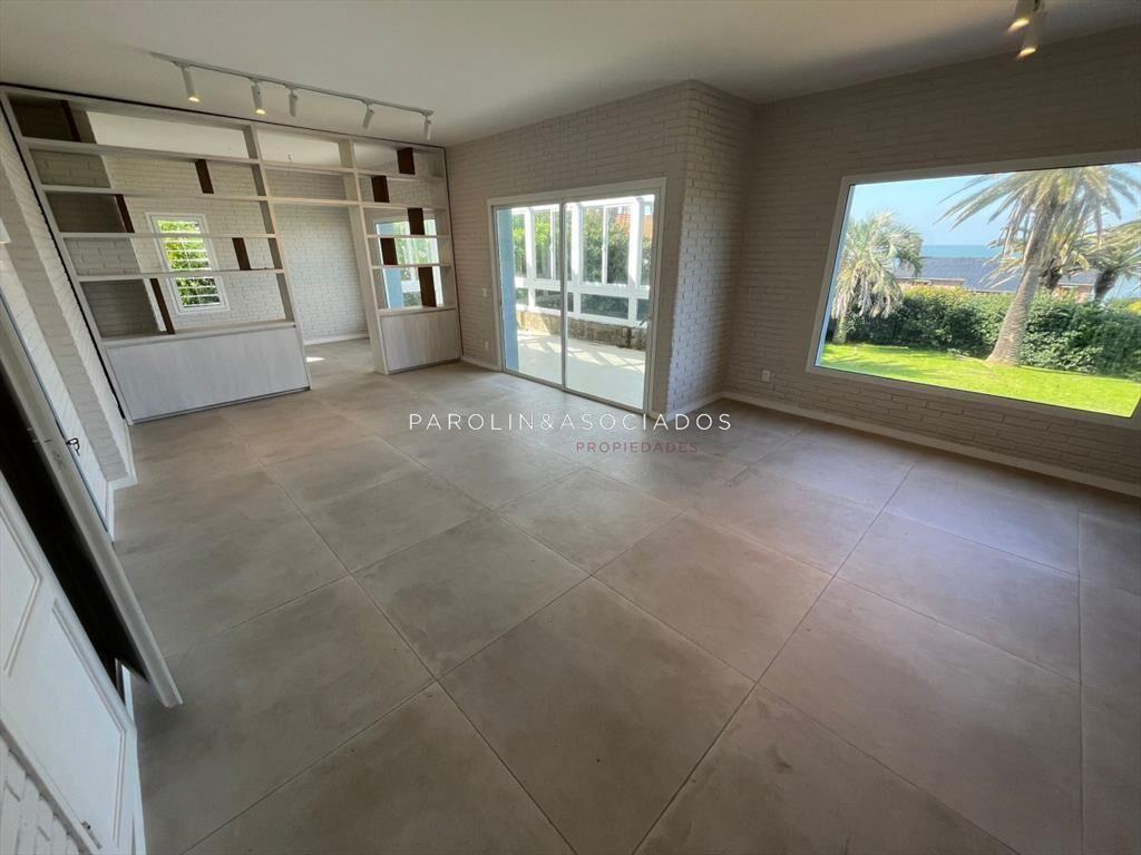 Chalet en PenÃnsula en venta, de 4 dormitorios.