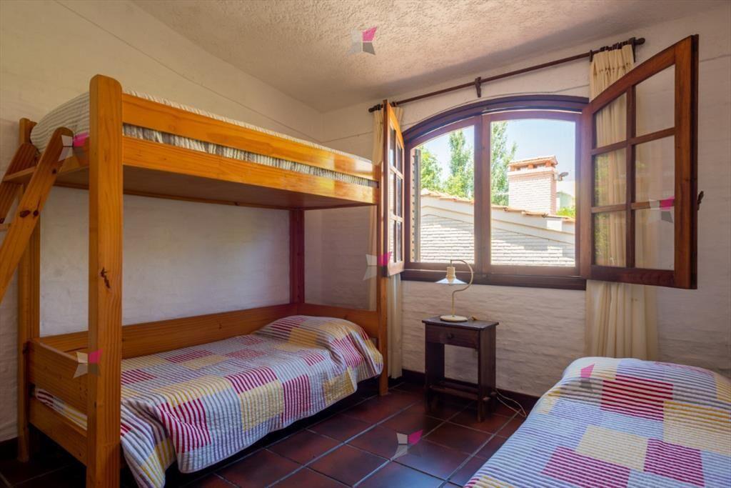 VENTA DE CASA DE 5 DORMITORIOS EN SOLANAS PUNTA