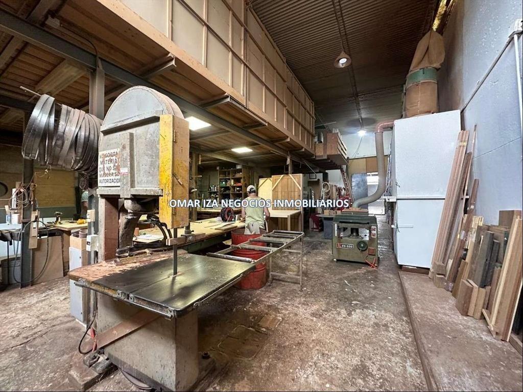 Venta local industrial o depósito en Malvin Norte, llave ca