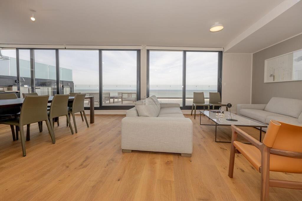 Venta penthouse dos dormitorios tres baños Malvin Frente Ra