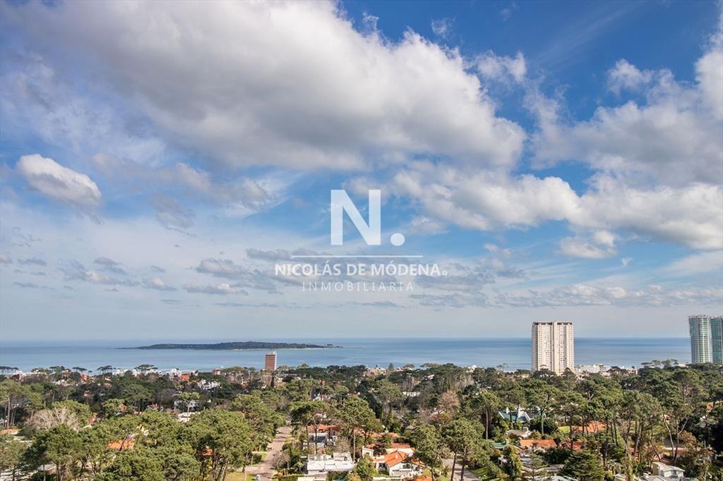 En venta apartamento de 3 dormitorios con vista