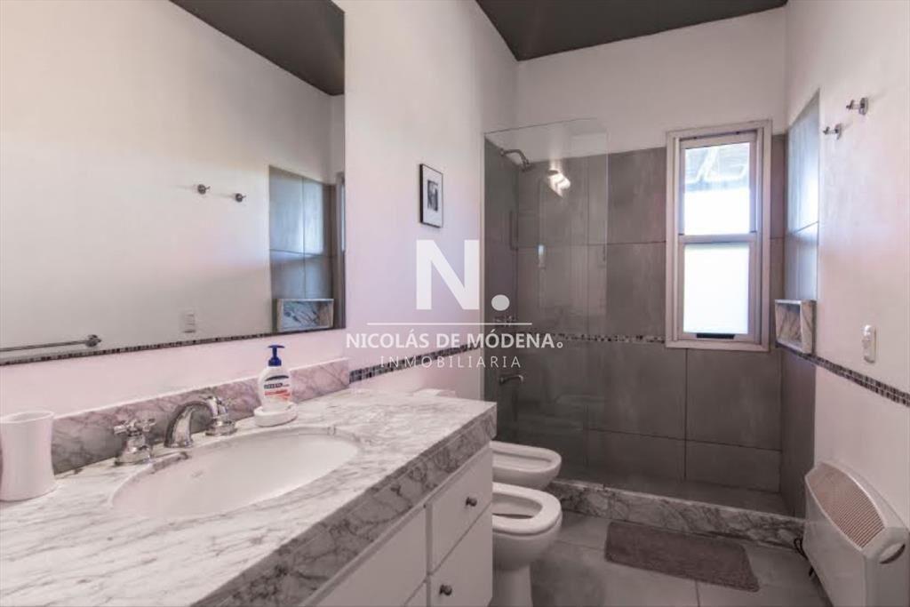 Venta de casa en La Juanita - Jose Ignacio de 4