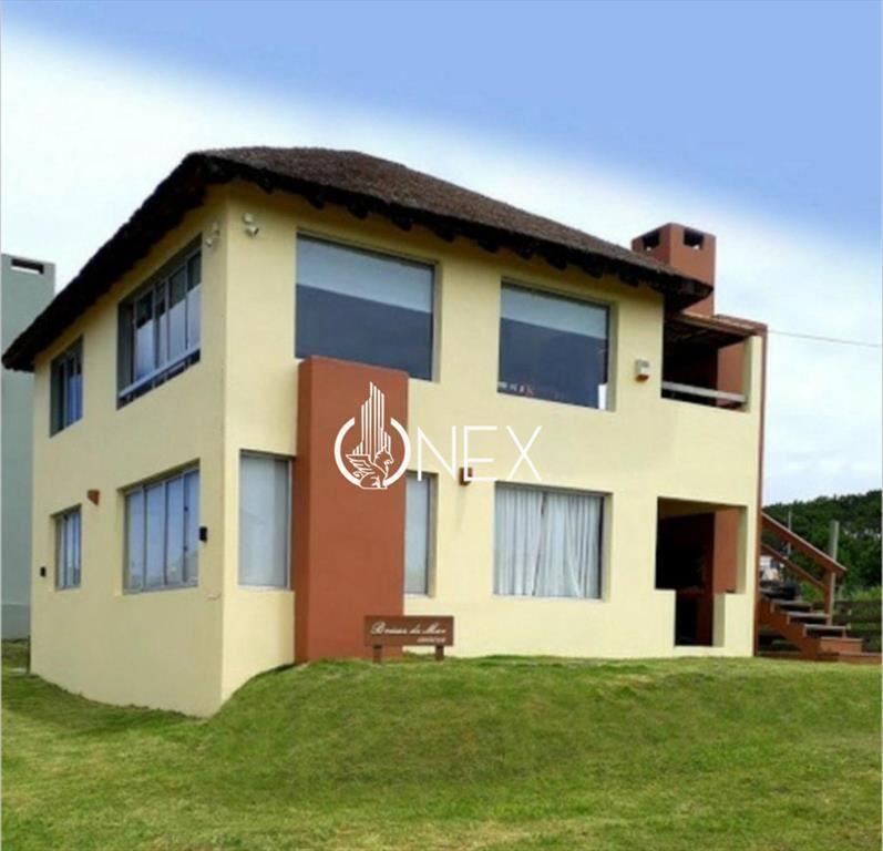 Venta casa de 4 dormitorios con vista al mar en Punta del D