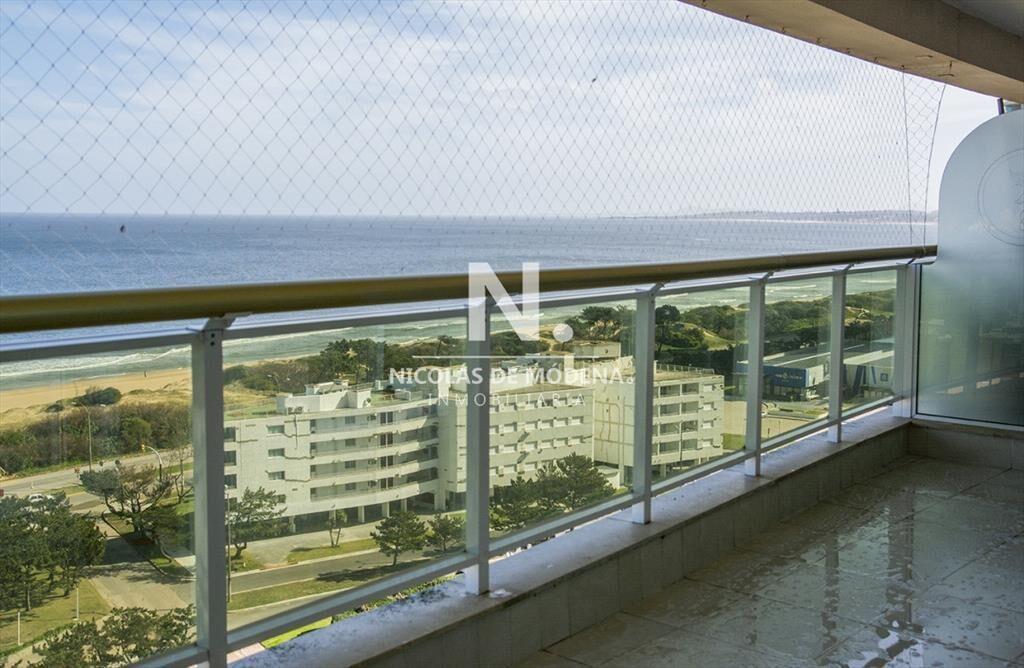 Departamento de 3 dormitorios en venta con vista