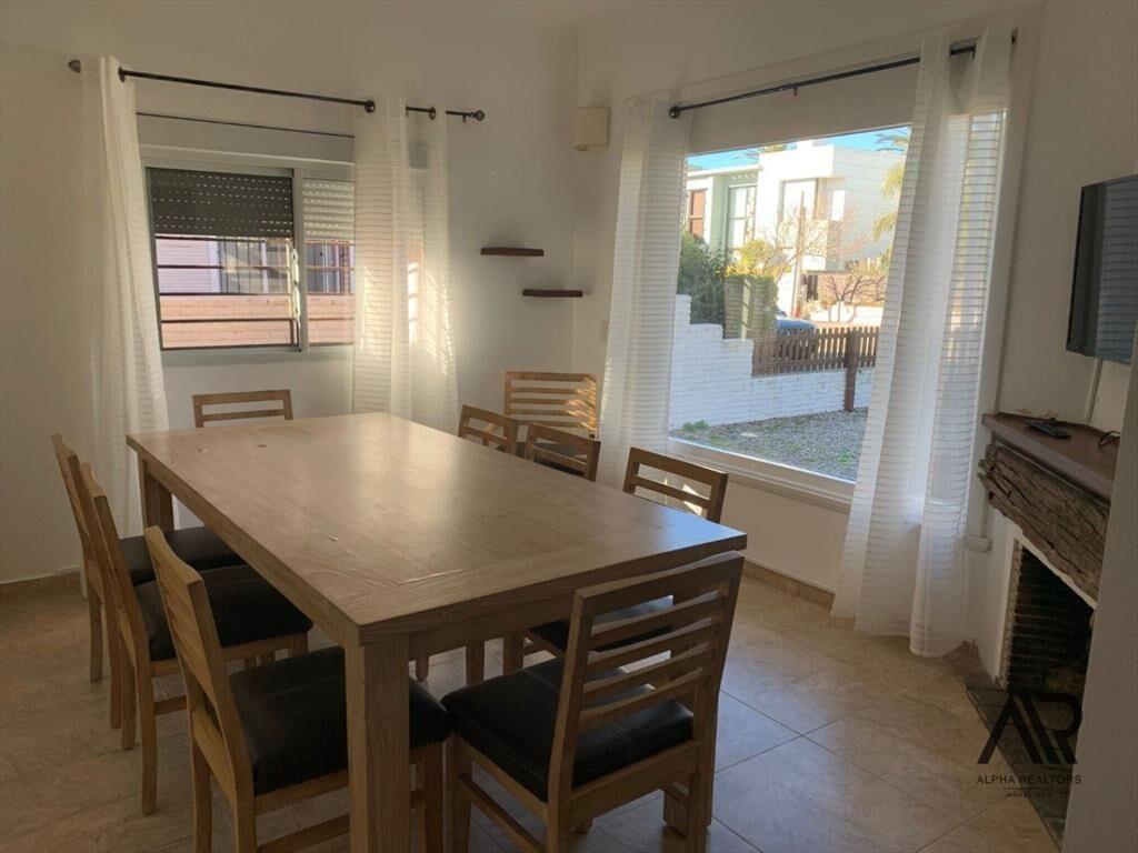 Gran casa en alquiler en Peninsula, proximo al faro