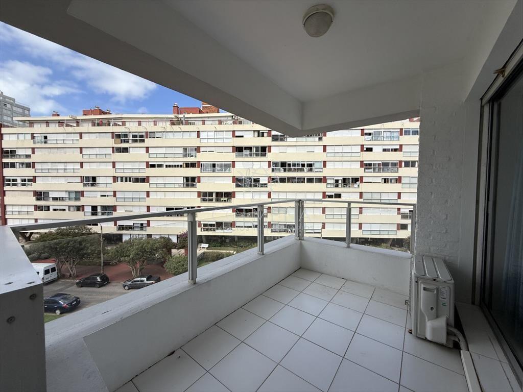 Punta del Este Piso alto con Vista al Mar! ,