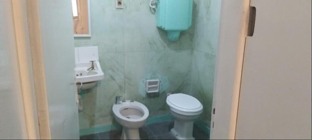 VENDO APARTAMENTO 1 DORMITORIO CON PATIO con RENTA